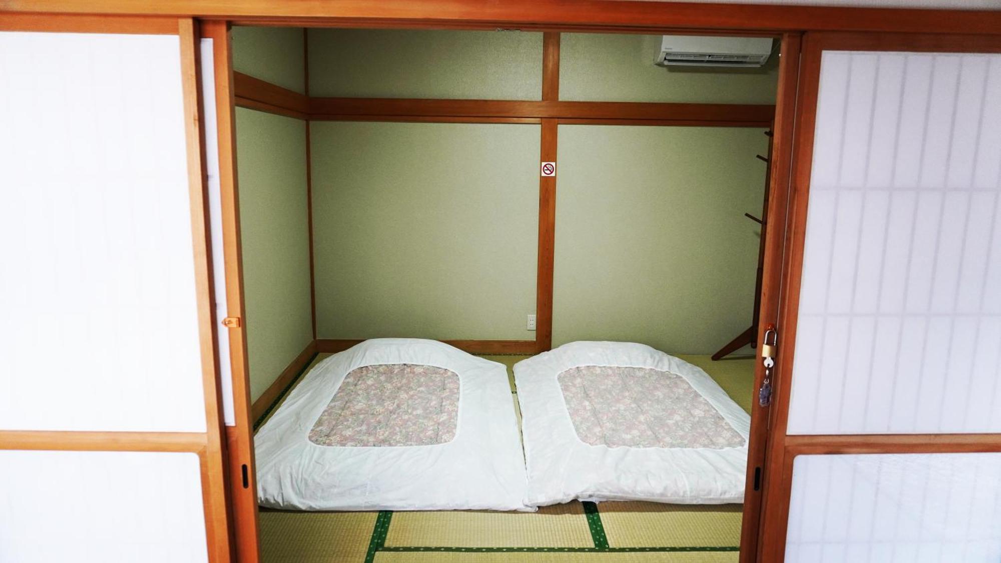 富士山を眺められる宿 ゲストハウス花水木 Nishikatsura Buitenkant foto