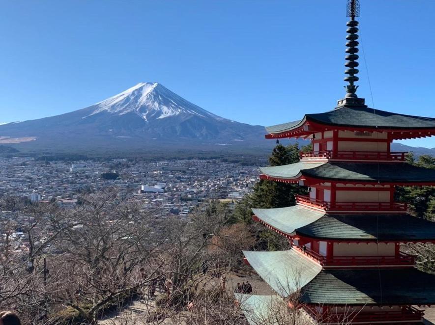 富士山を眺められる宿 ゲストハウス花水木 Nishikatsura Buitenkant foto