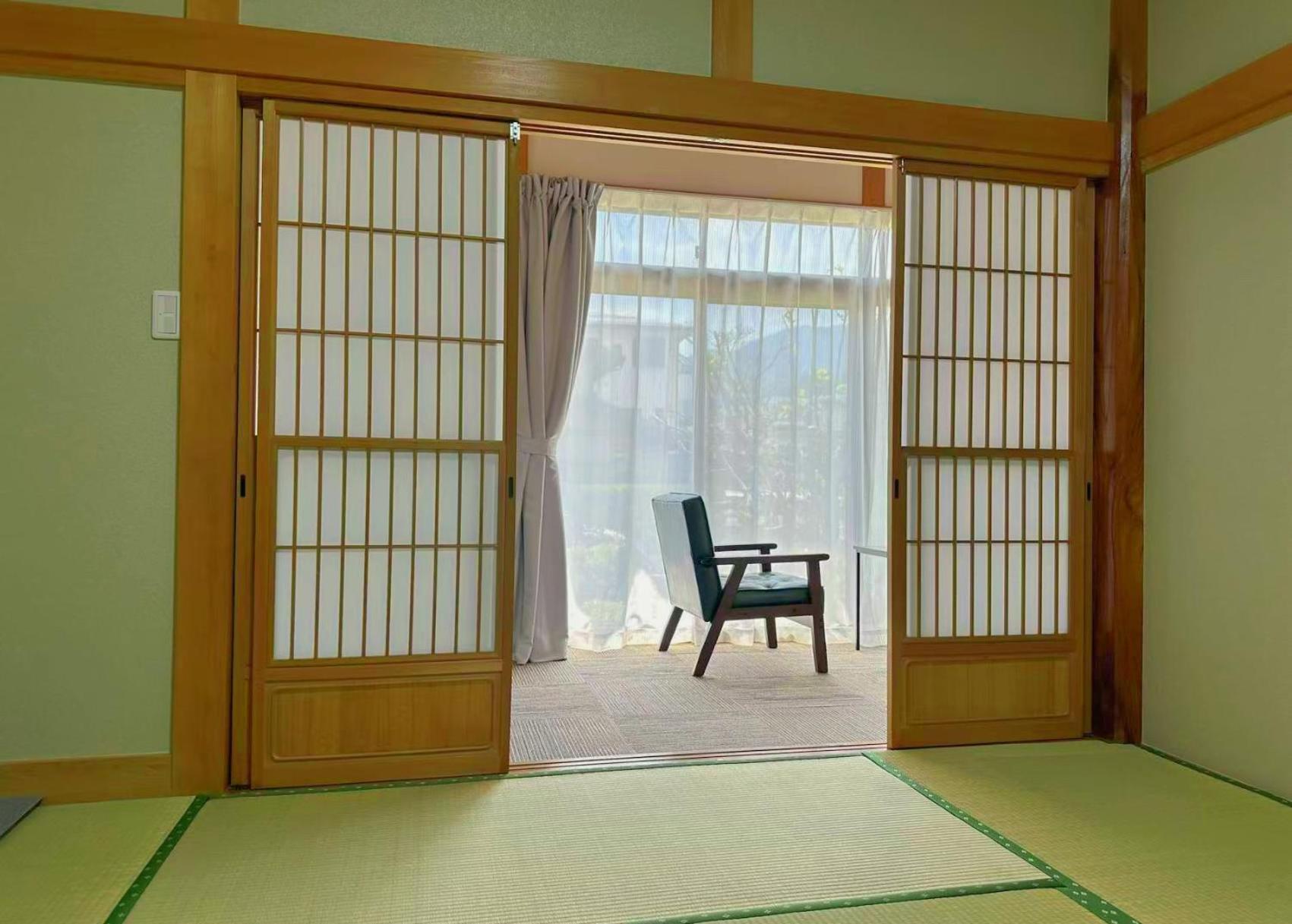 富士山を眺められる宿 ゲストハウス花水木 Nishikatsura Buitenkant foto